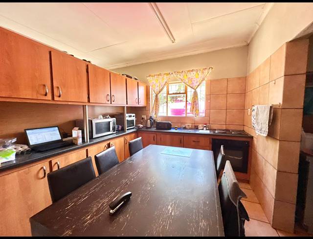 7 BEDROOM HOUSE FOR SALE IN BENDOR